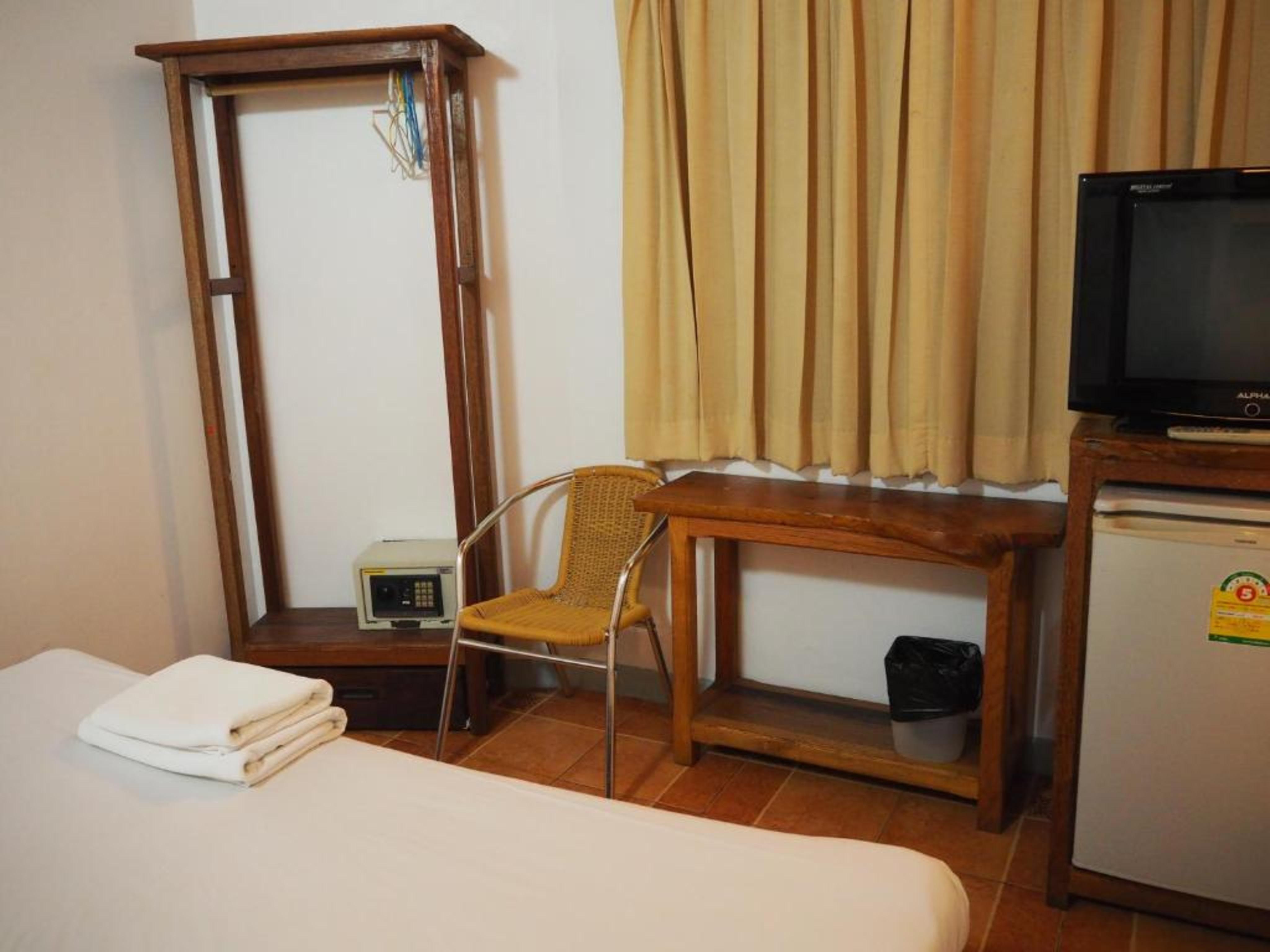 Relax Guesthouse Patong Екстериор снимка