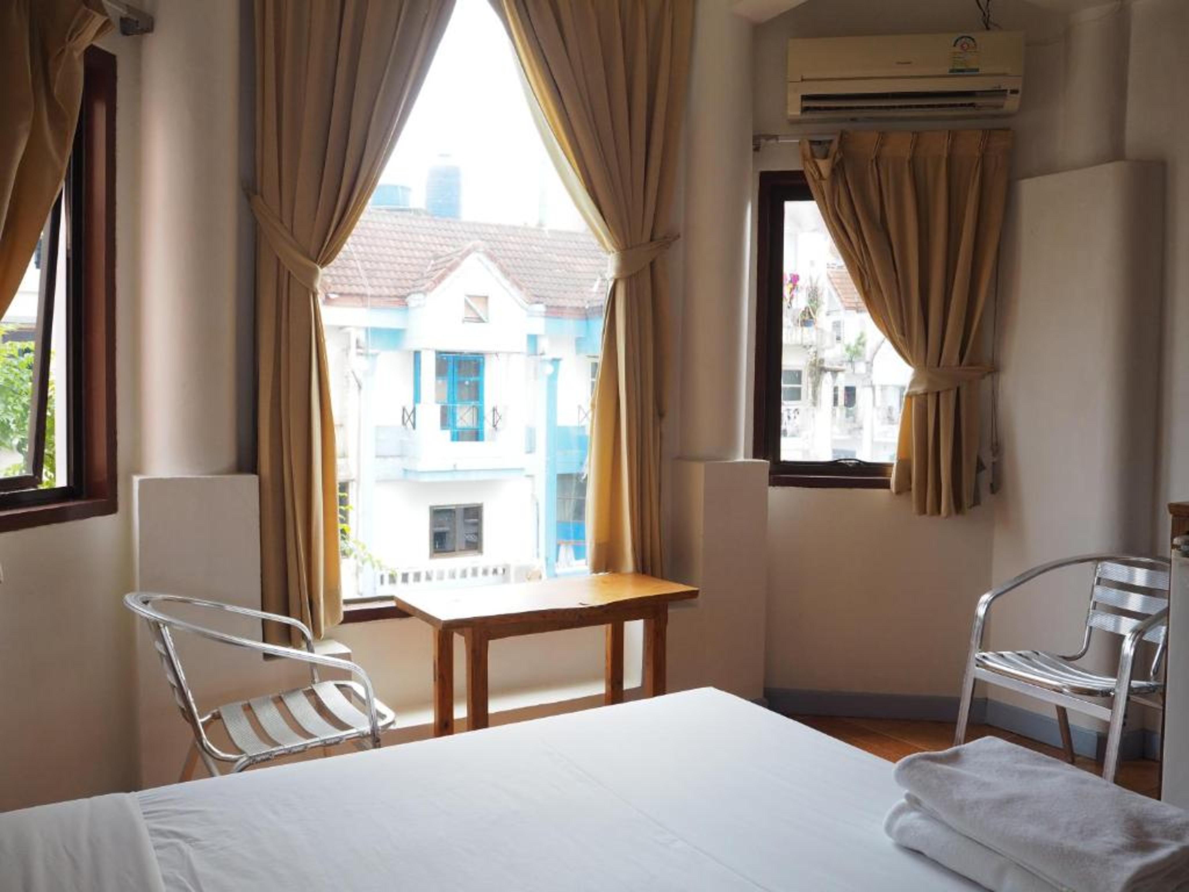 Relax Guesthouse Patong Екстериор снимка