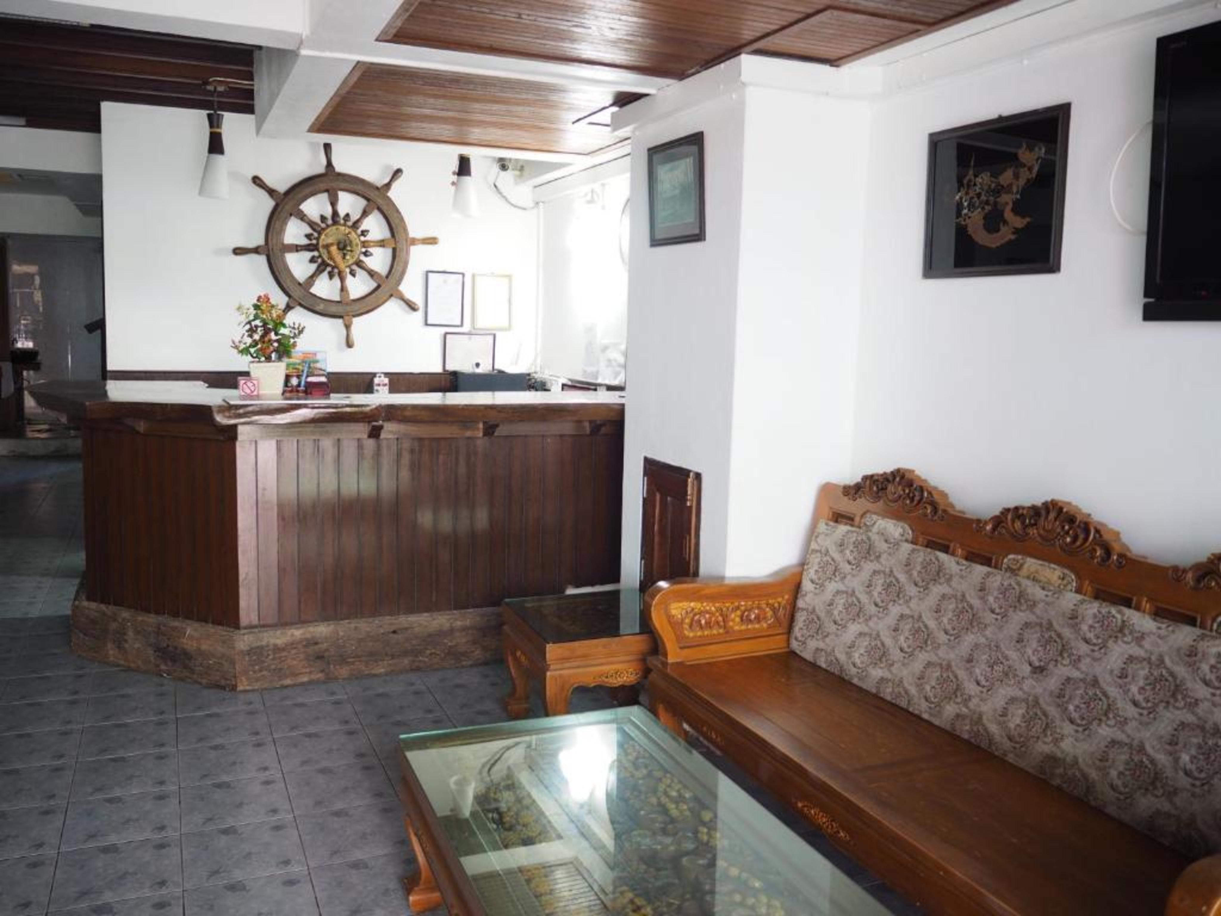 Relax Guesthouse Patong Екстериор снимка