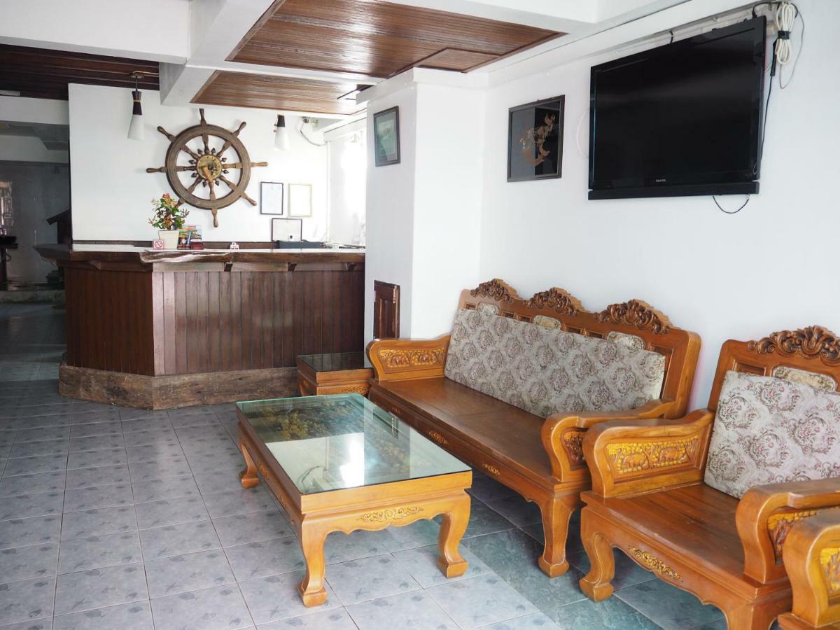 Relax Guesthouse Patong Екстериор снимка